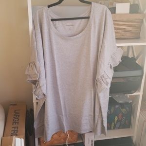 Plus sz woman within ruffle tee, 5x